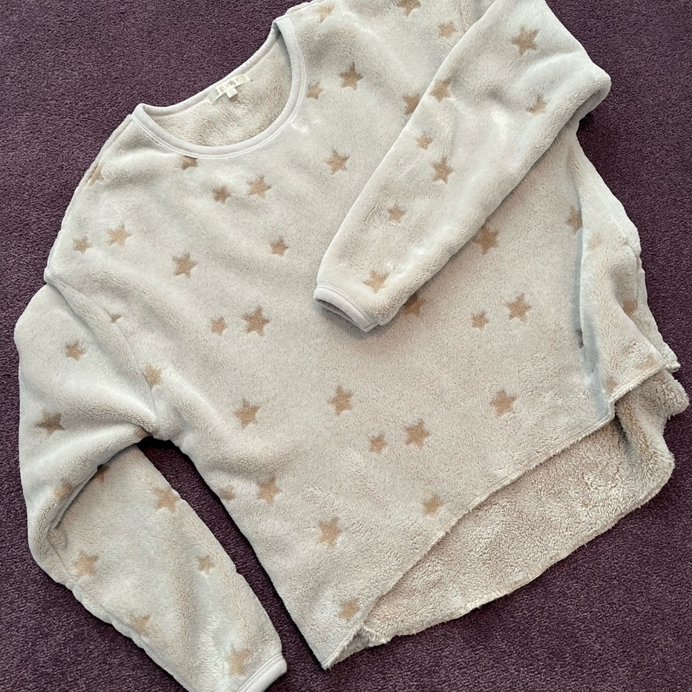 Soft, fuzzy Z Supply sweatshirt with stars in fabric. Size XS.